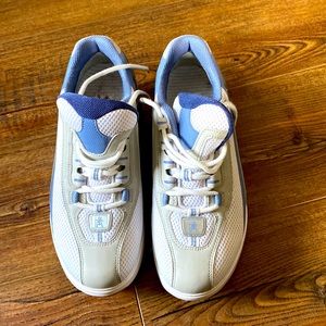 MBT Physiological Footwear - Blue & White
Women’s size 9.5